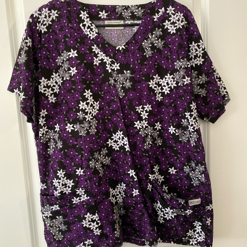 UA Scrub top